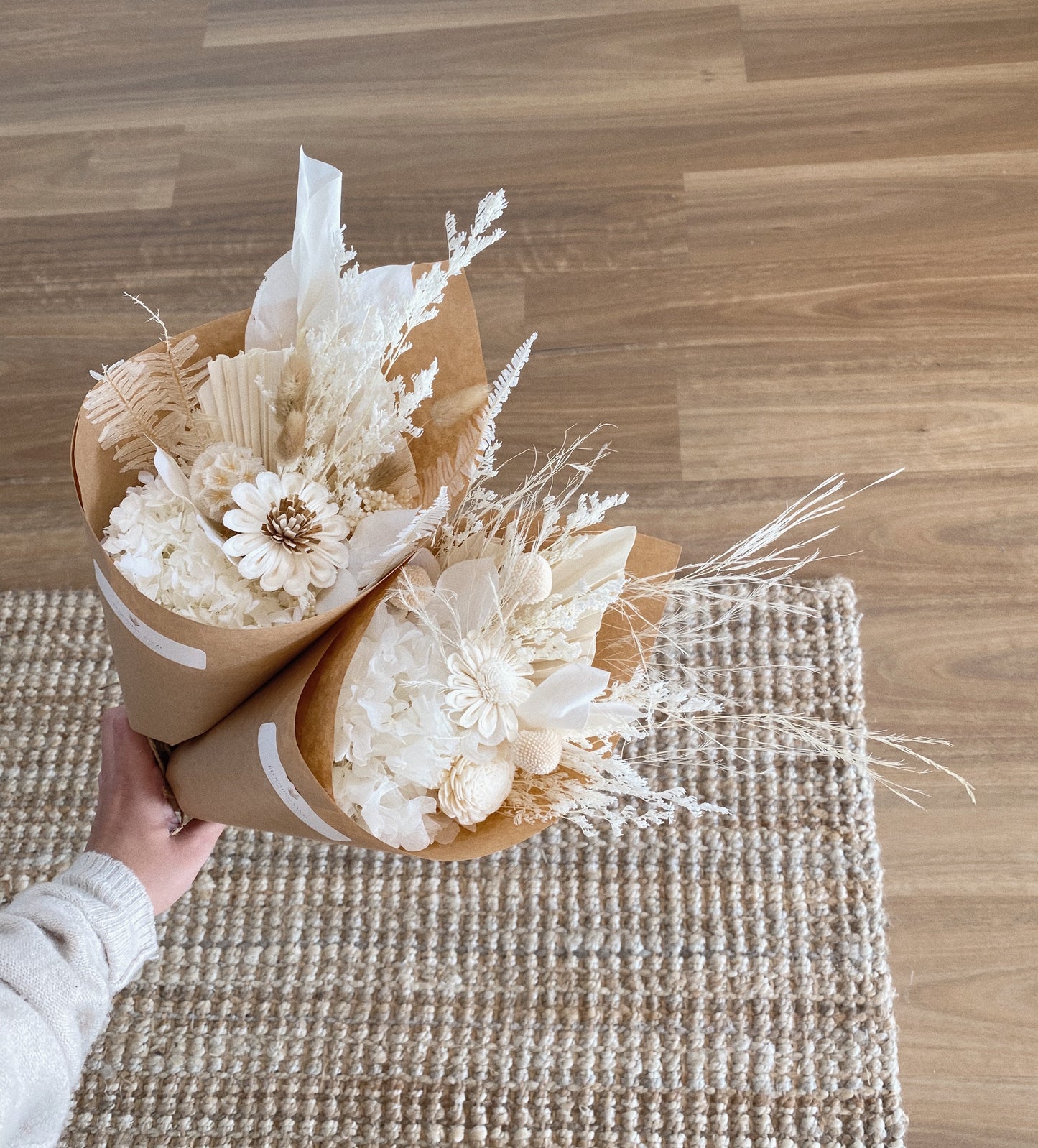 Neutral Coastal Bouquet - Blooming Sanzi
