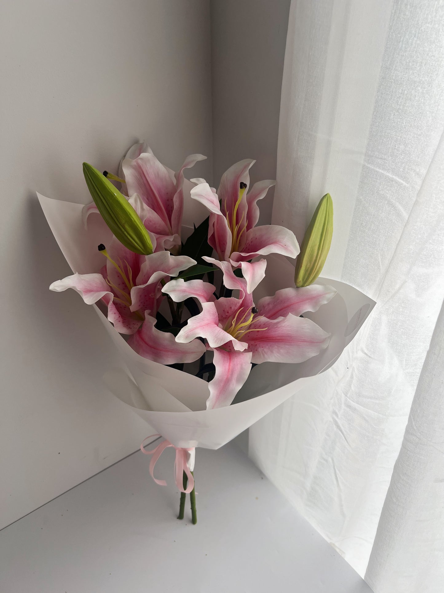 Silk Casablanca Lily Spray - Real Touch