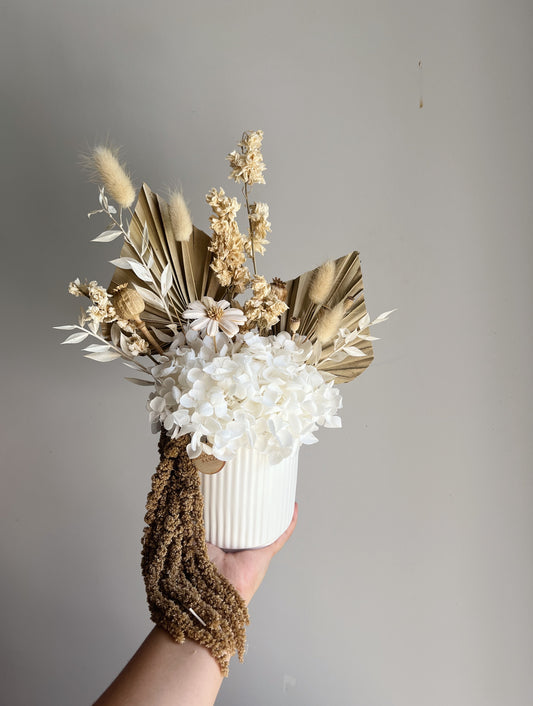 Neutral Dried Arrangement