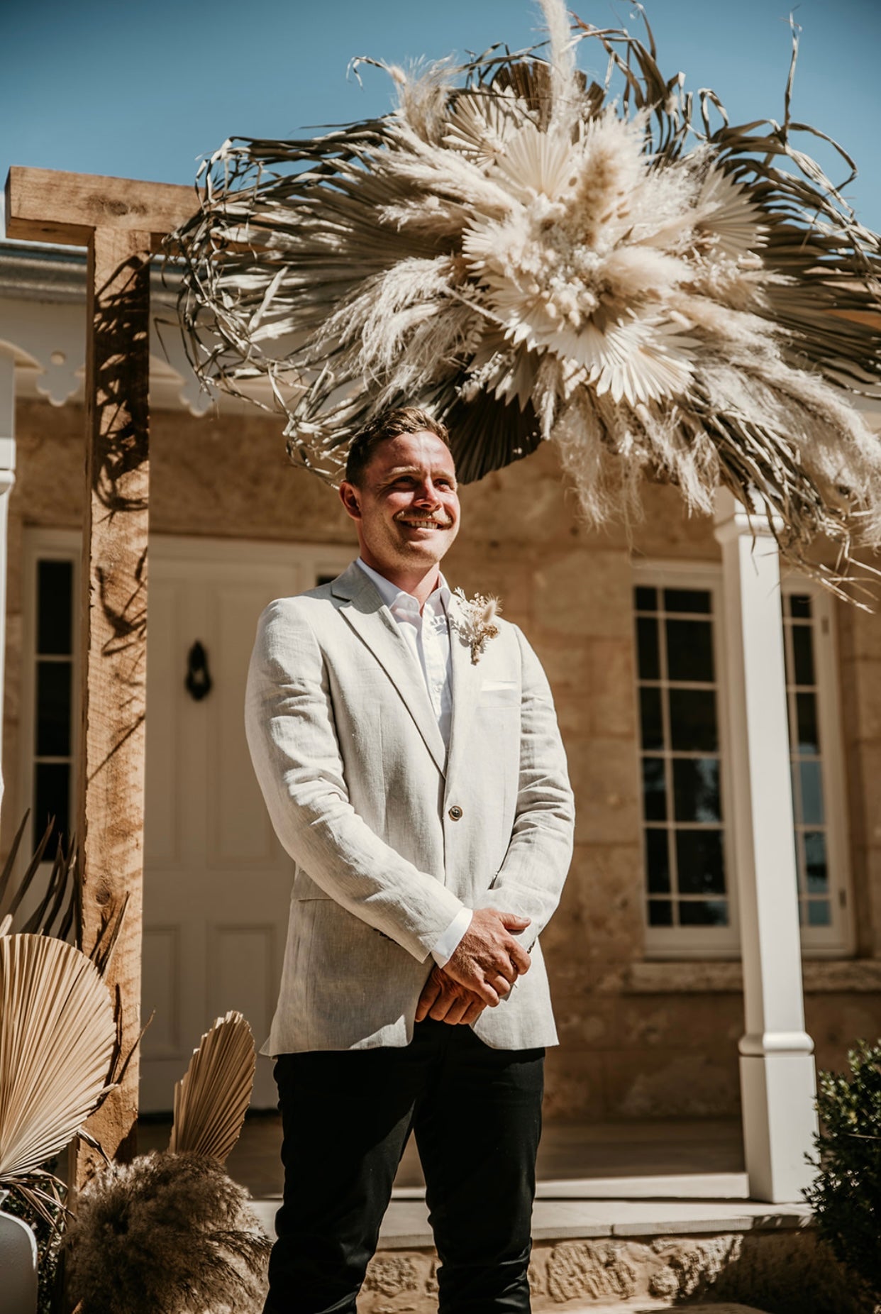 His Luxe Button Hole - Blooming Sanzi
